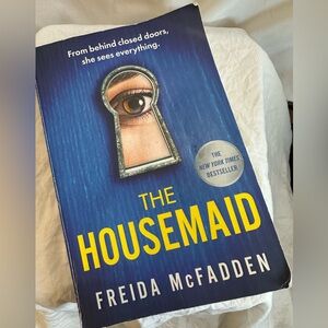 📚 The Housemaid by Frieda McFadden – Paperback – Used